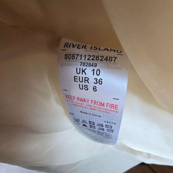 River Island Padded Quilted Long Coat Womens 6 Cream Maxi Aysmmetrical Luxury - Picture 15 of 16